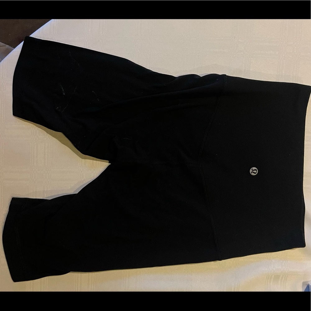 Lululemon biker shorts 10”🖤